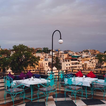 Hide-In Udaipur - A Lake View Boutique Hotel Exterior photo