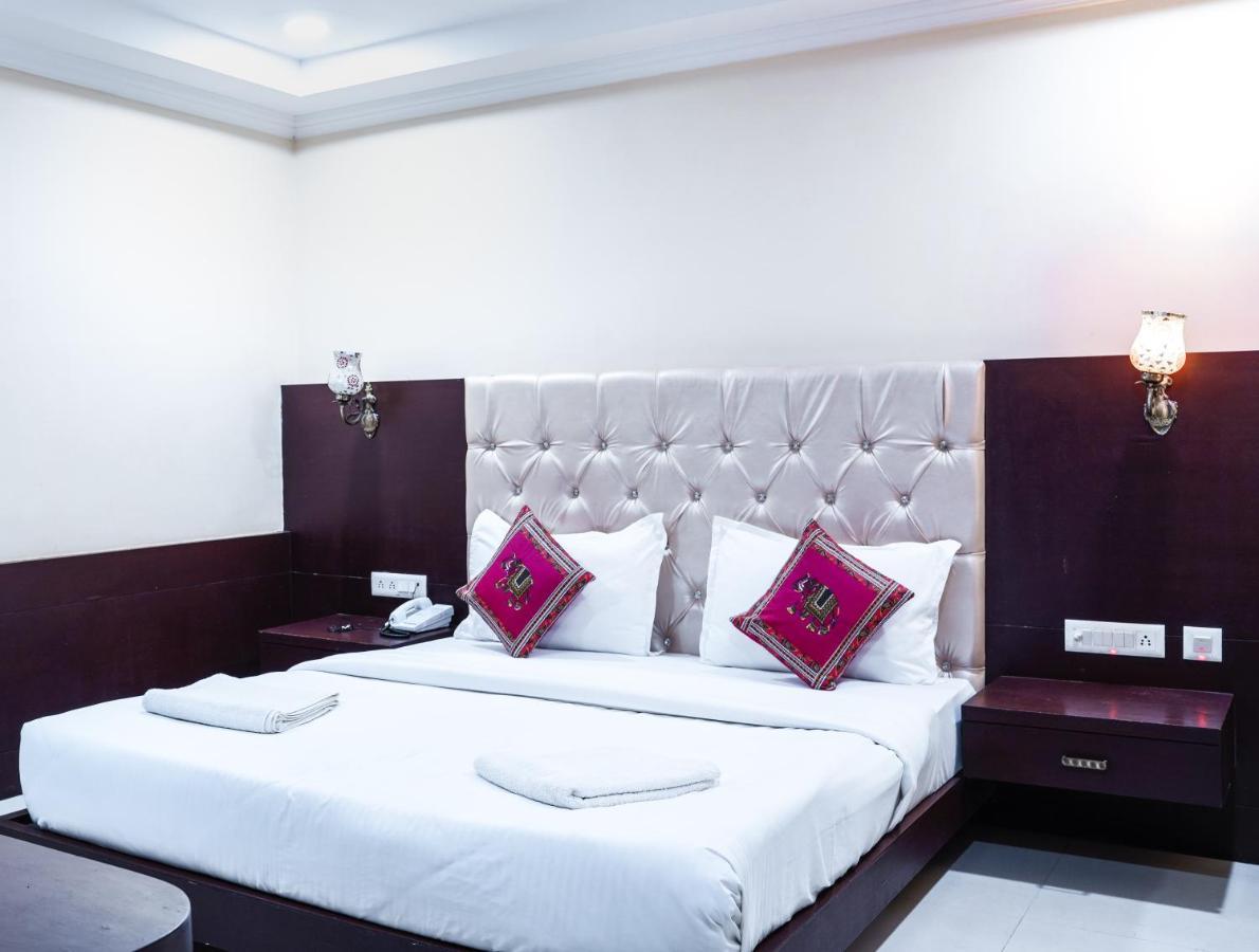 Hide-In Udaipur - A Lake View Boutique Hotel Exterior photo