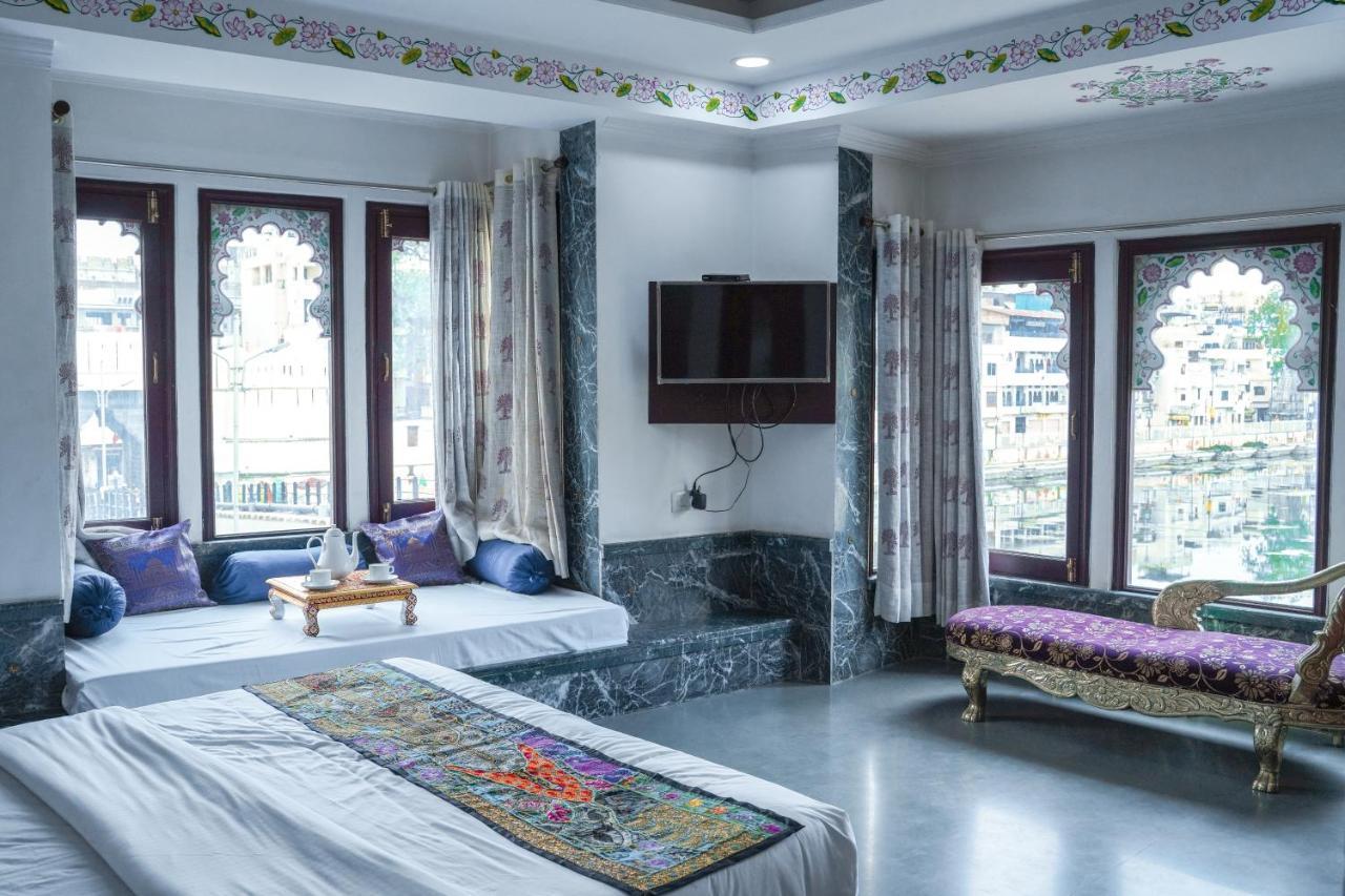 Hide-In Udaipur - A Lake View Boutique Hotel Exterior photo
