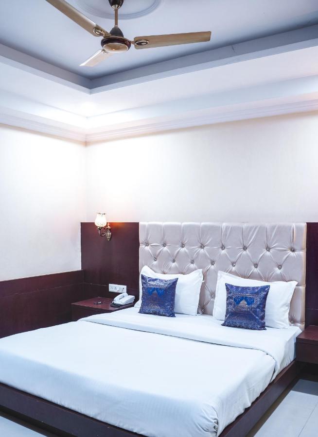 Hide-In Udaipur - A Lake View Boutique Hotel Exterior photo