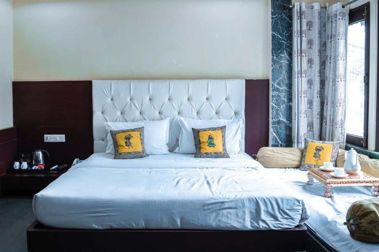 Hide-In Udaipur - A Lake View Boutique Hotel Exterior photo