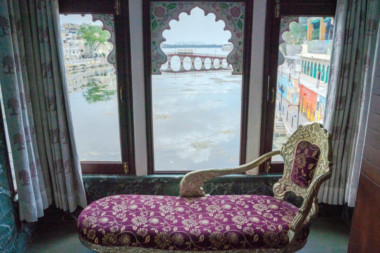 Hide-In Udaipur - A Lake View Boutique Hotel Exterior photo